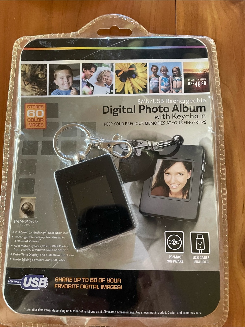 Black Digital Photo Album Keychain - 8MB USB Rechargeable